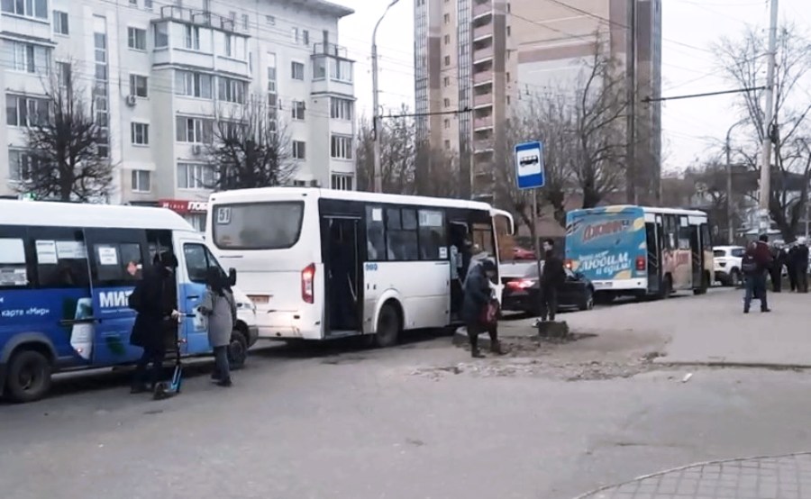 Нарушения расписания обошлись костромским перевозчикам в 2,5 миллиона за месяц
