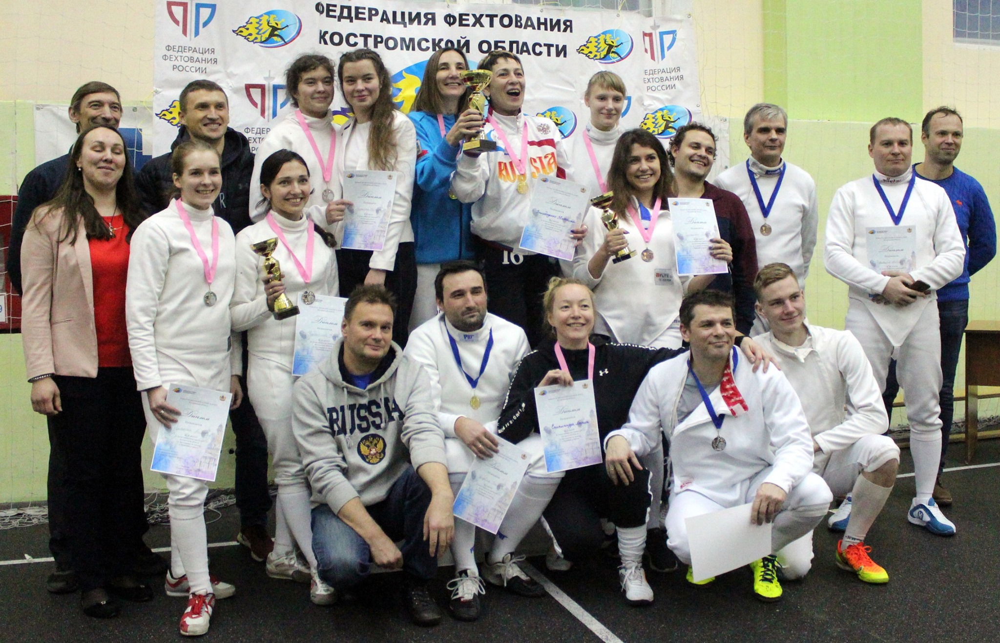 На турнир по фехтованию в Костроме приглашают прийти с гантелями и мячиками