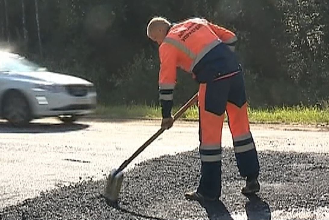 В Костромском районе подрядчик получил деньги за недоделанный ремонт дороги