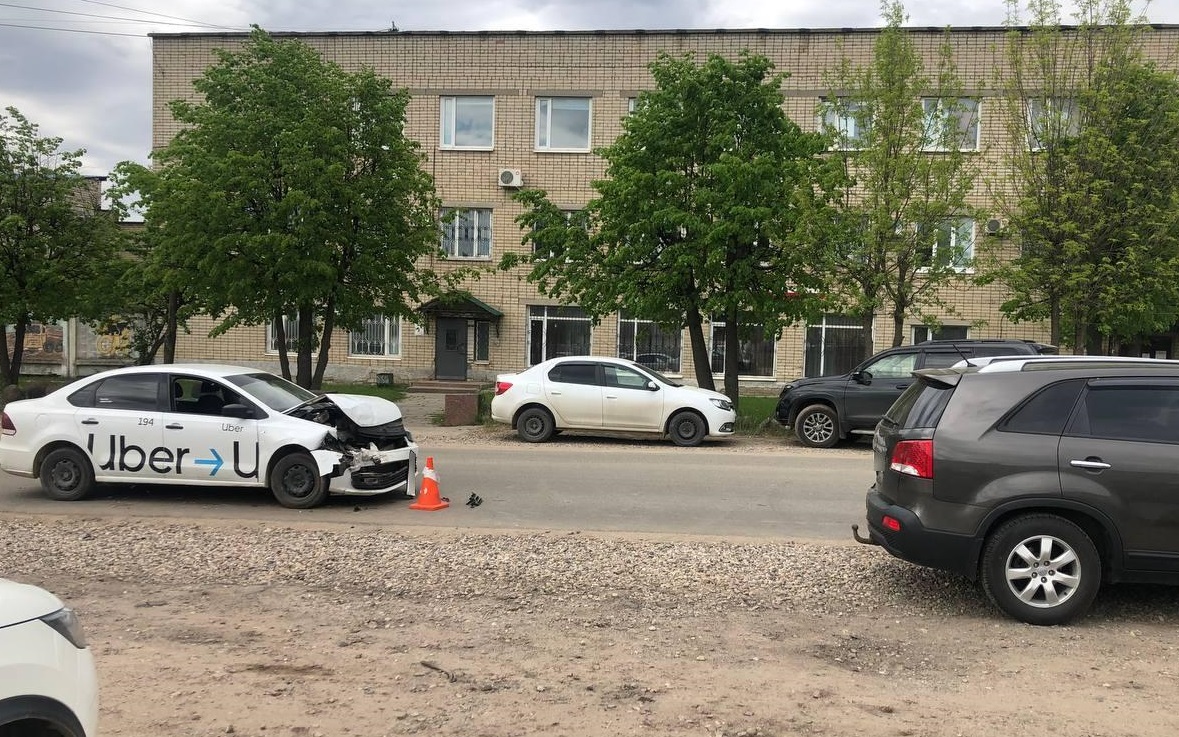 Таксист в Костроме довёз пассажирку до больнички