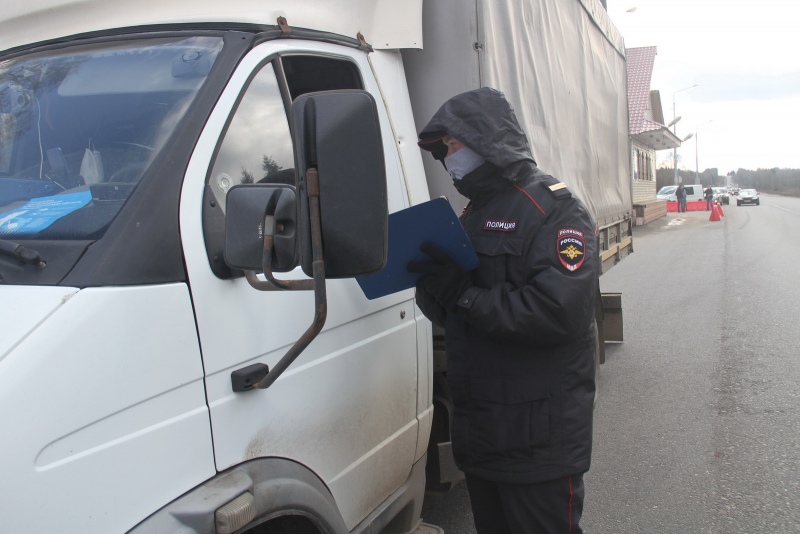 На границе Костромской области разворачивают лишь 5% машин