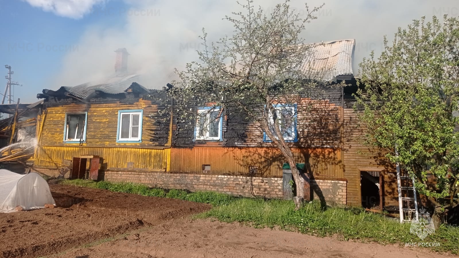 Пожилой мужчина получил ожоги на пожаре в костромском райцентре