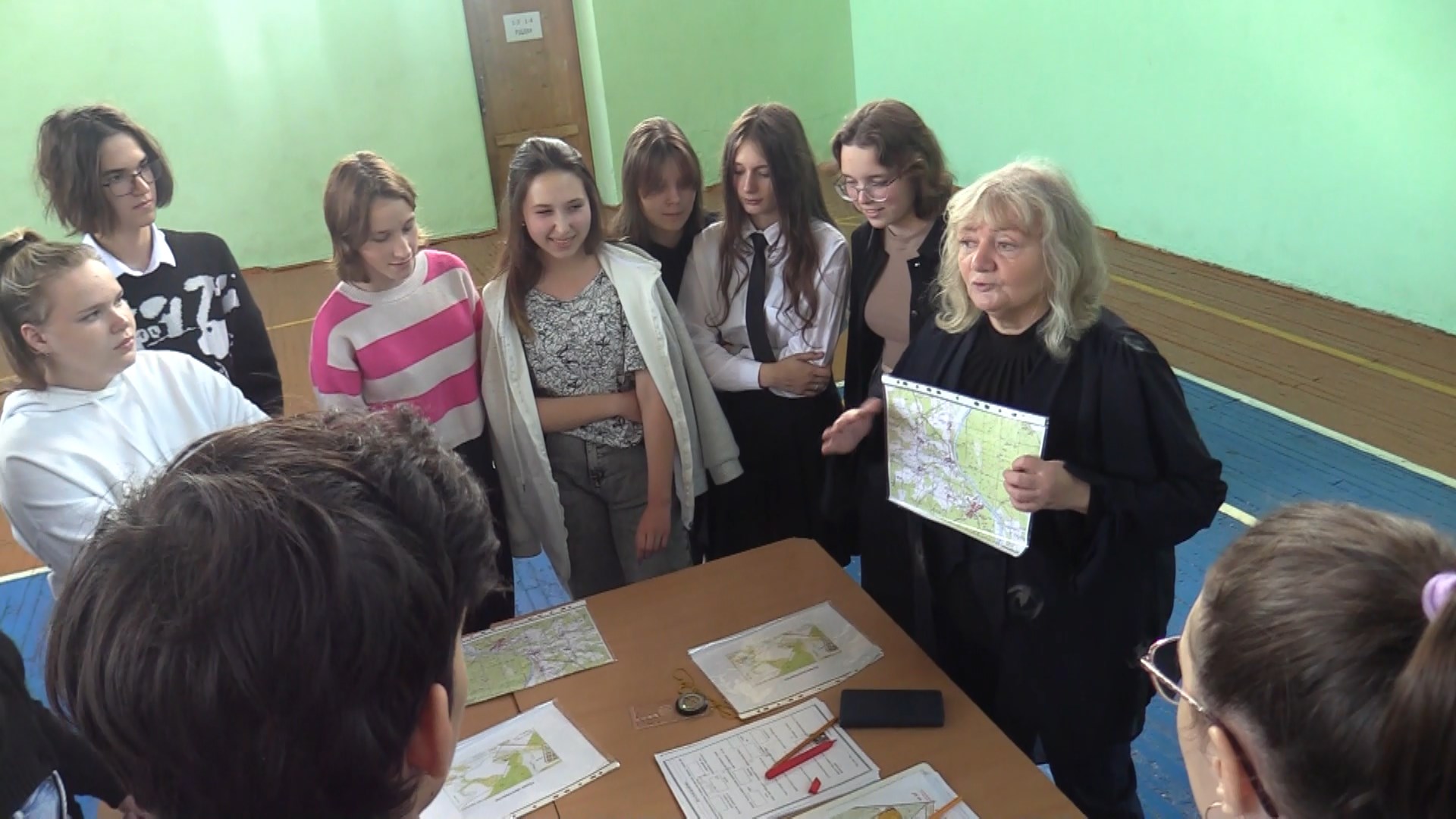 Студенты и школьники в Костроме примеряют на себя роль пожарных и топографов