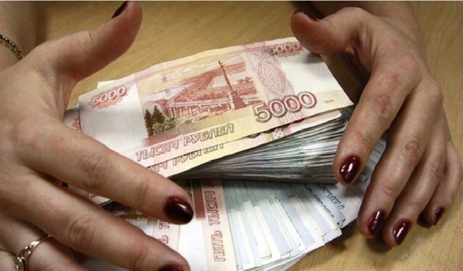 Экс-главбух костромского колледжа обвиняется в мошенничестве на 11,3 млн рублей