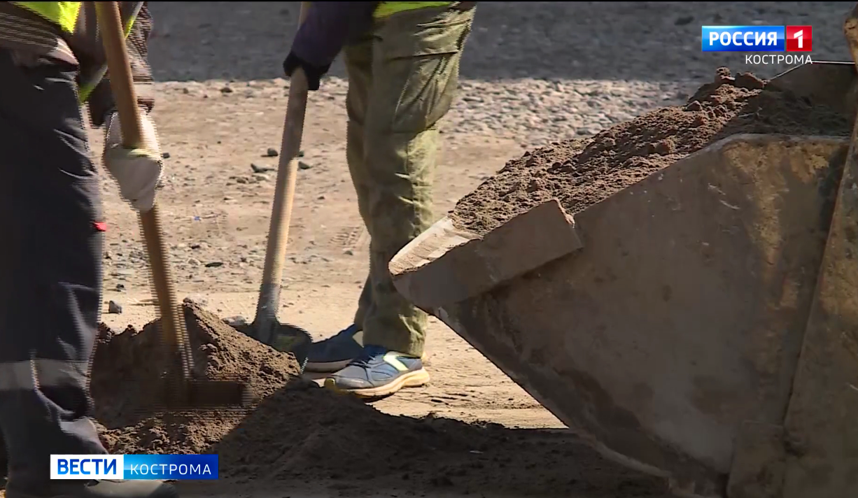 Песчаный прах с улиц Костромы вывозят десятками «КамАЗов»