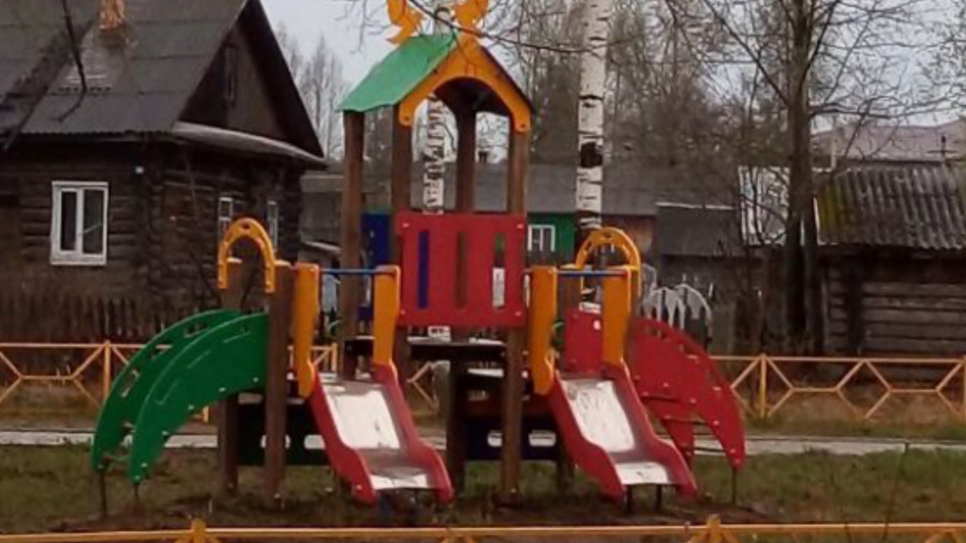 Челябинские детские площадки появились в костромском райцентре