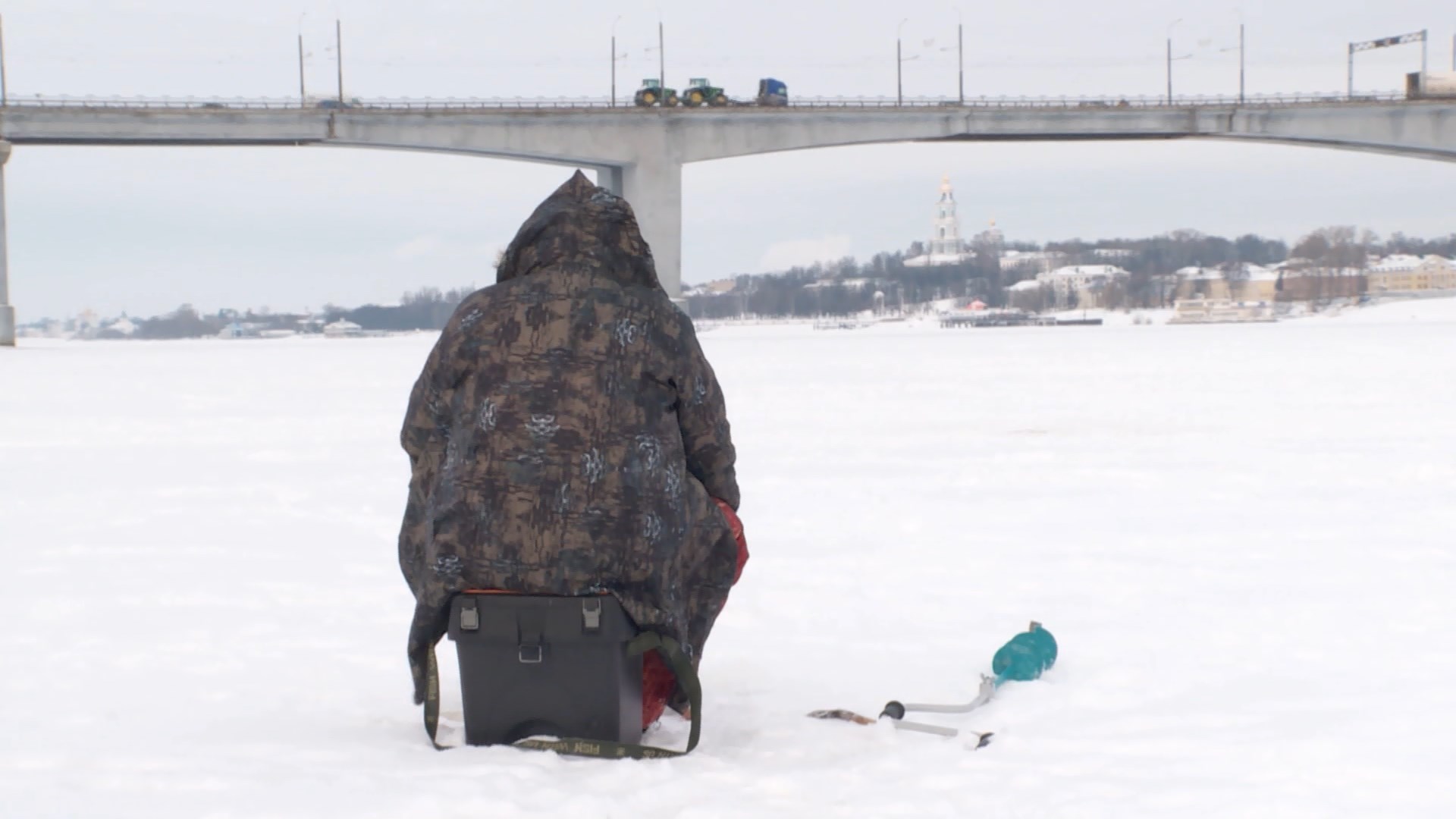 На трёх рыбаков в Костроме составлены протоколы за выход на лёд