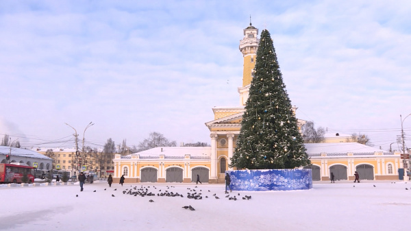 Главная ёлка в центре Костромы простоит до конца января