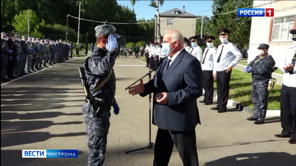 Губернатор встретил последний «кавказский» отряд костромской полиции