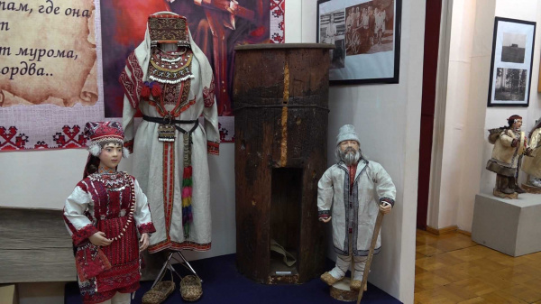 Черемисы из папье-маше украсили выставку в Костромской области