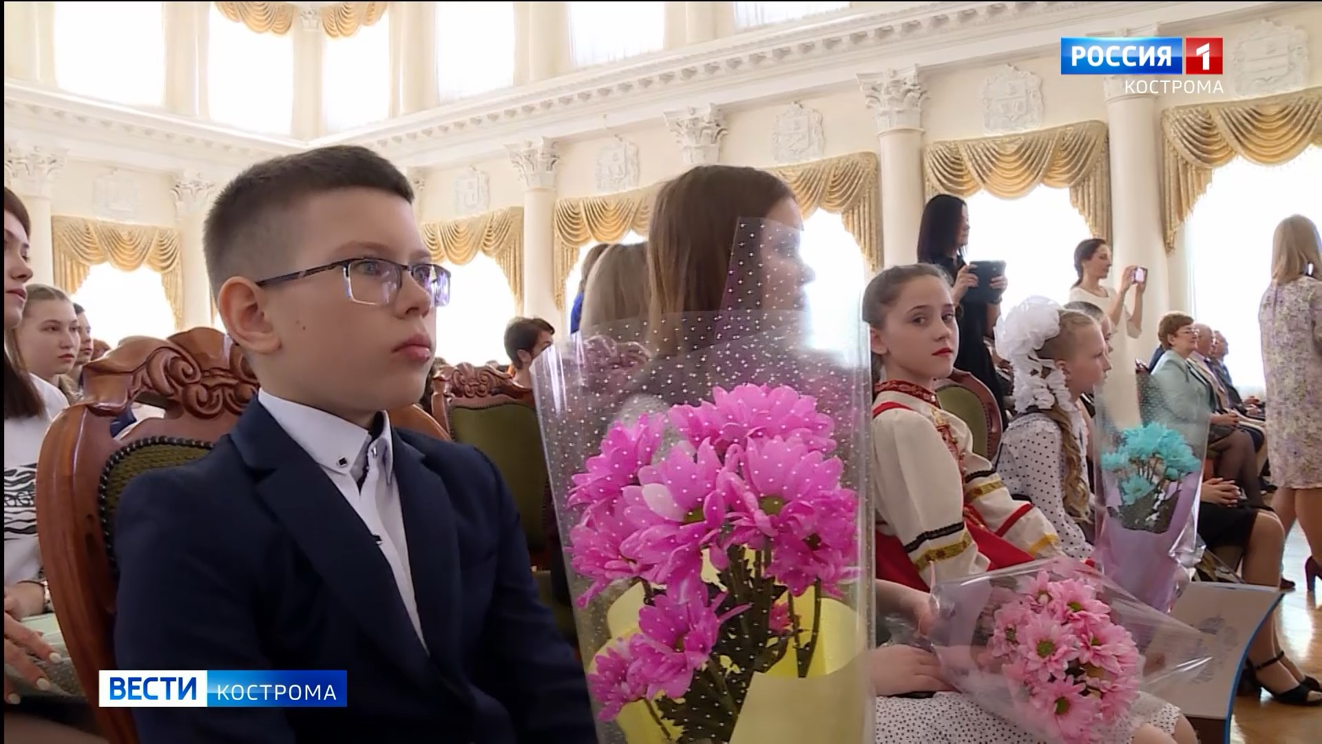 В Облдуме наградили детей, которыми гордится Костромская область