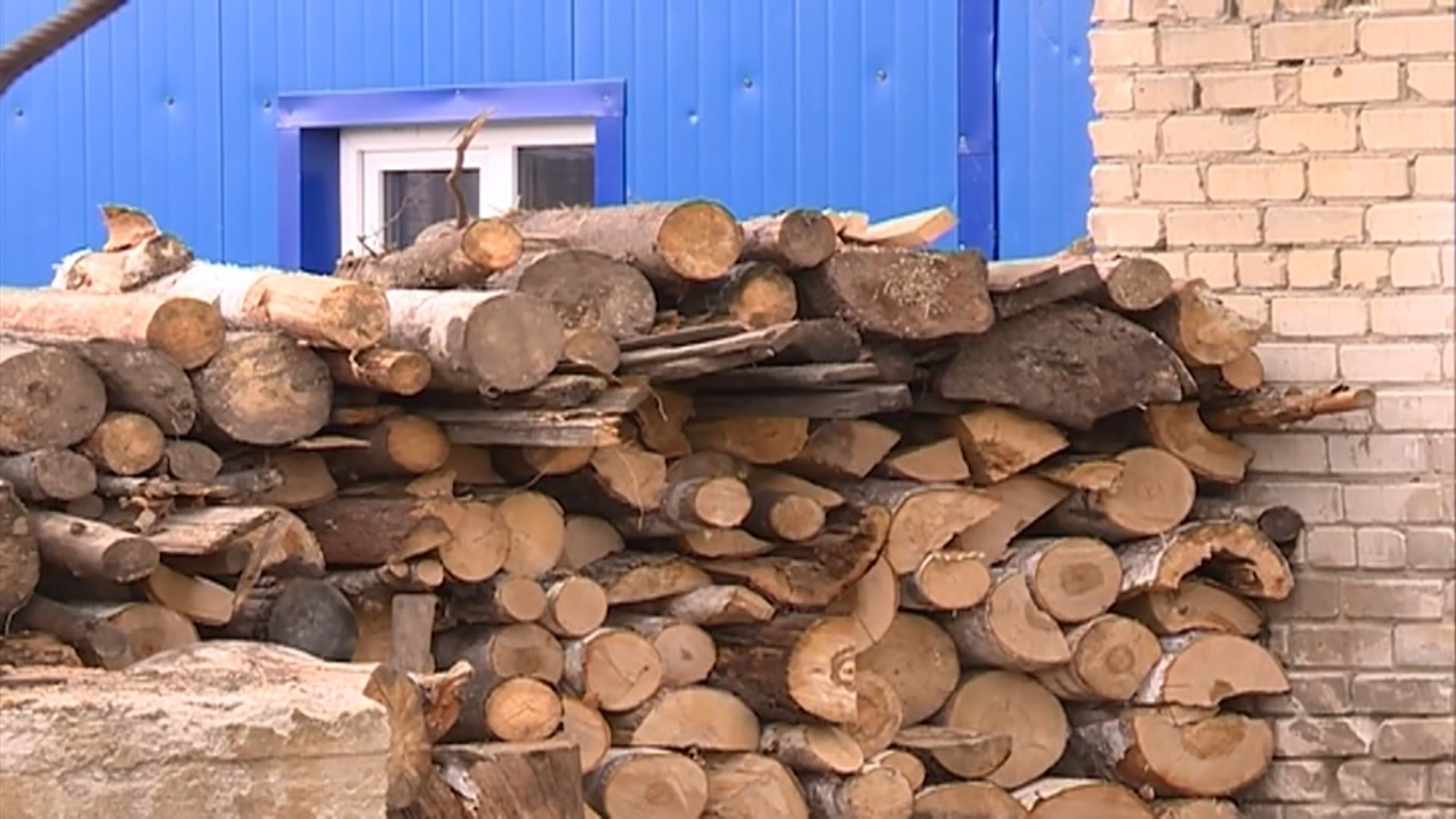 Отопительный сезон в Парфеньеве начнут с дров и продолжат газом