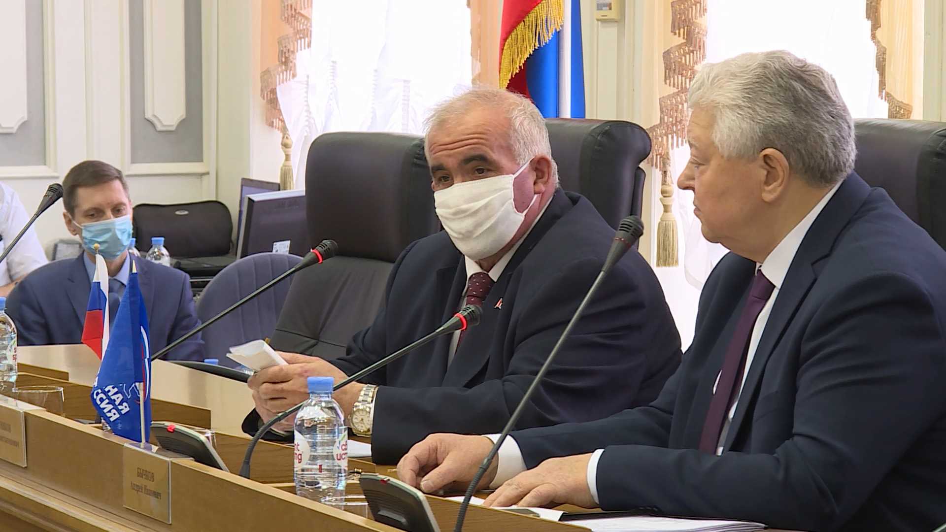 Сергей Ситников сделал замечание «безмасочным» костромским депутатам