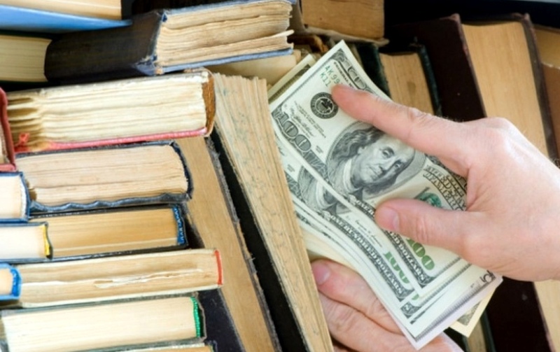 Библиотечный опыт помог костромичке выманить деньги у абитуриента