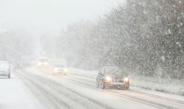 Метеопредупреждение: на костромских дорогах прогнозируется ухудшение видимости из-за снегопада