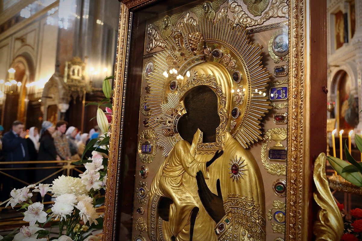 Чудотворная Феодоровская икона Божией Матери вернулась в Костромской кремль