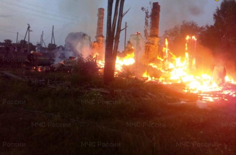 На пожаре в Костромской области погибли мужчина и женщина