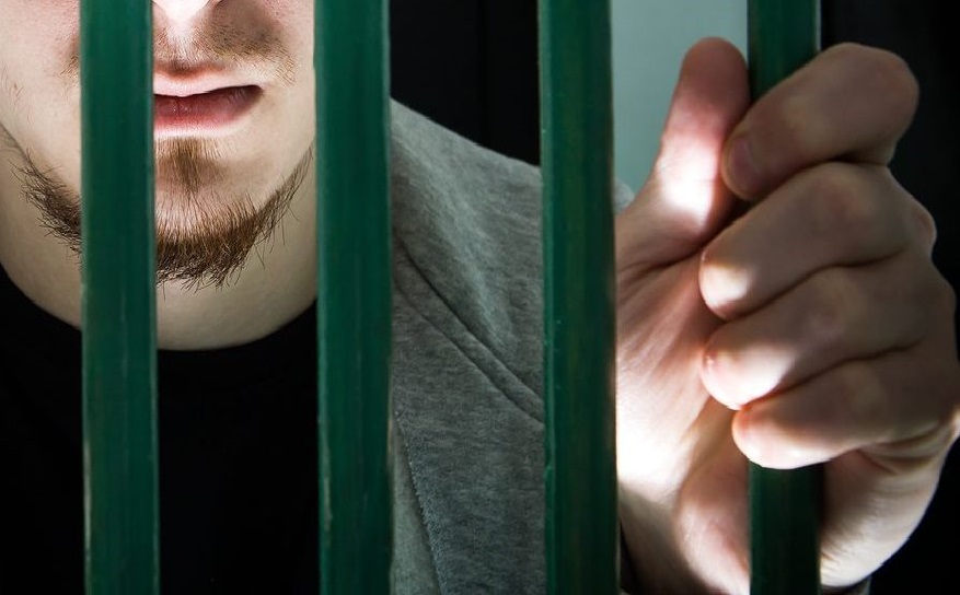 Суд отправил под арест 18-летнего костромского лихача