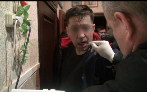 Ивановец унес через балкон из костромской квартиры валюты на 5 миллионов рублей