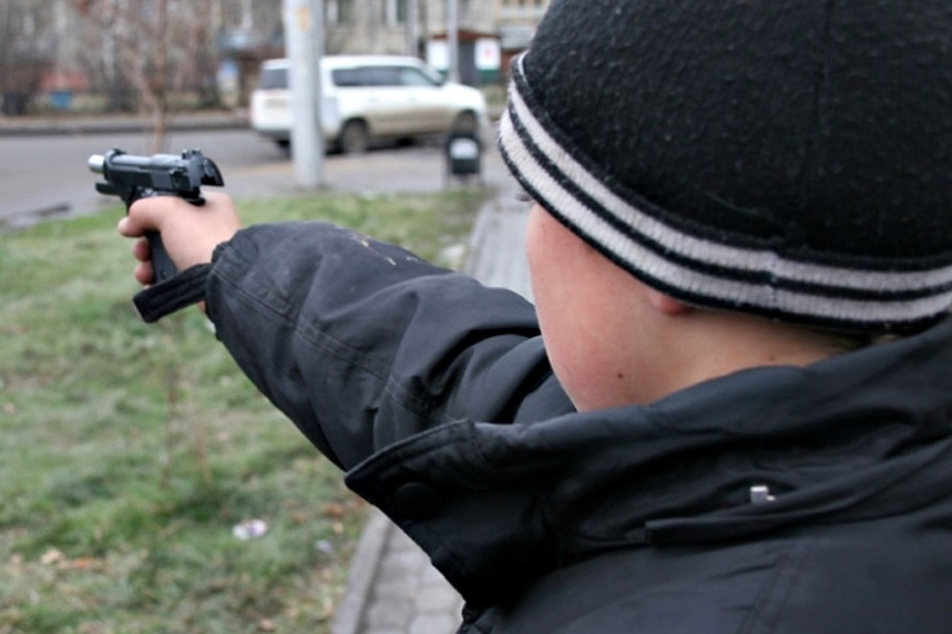 Костромской подросток украл пистолет с патронами