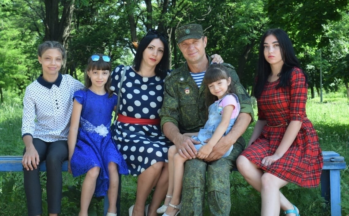 Пасхальные открытки костромичей помогут потерявшему ноги саперу из Луганска
