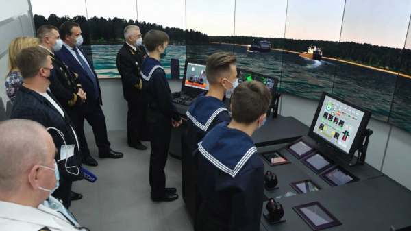 Юные моряки из Костромы практикуются на новом тренажёре