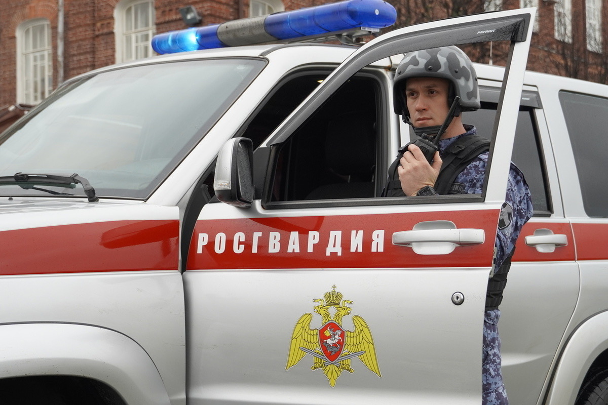 Росгвардейцы в Костроме помогли вернуть домой двух 9-летних мальчиков