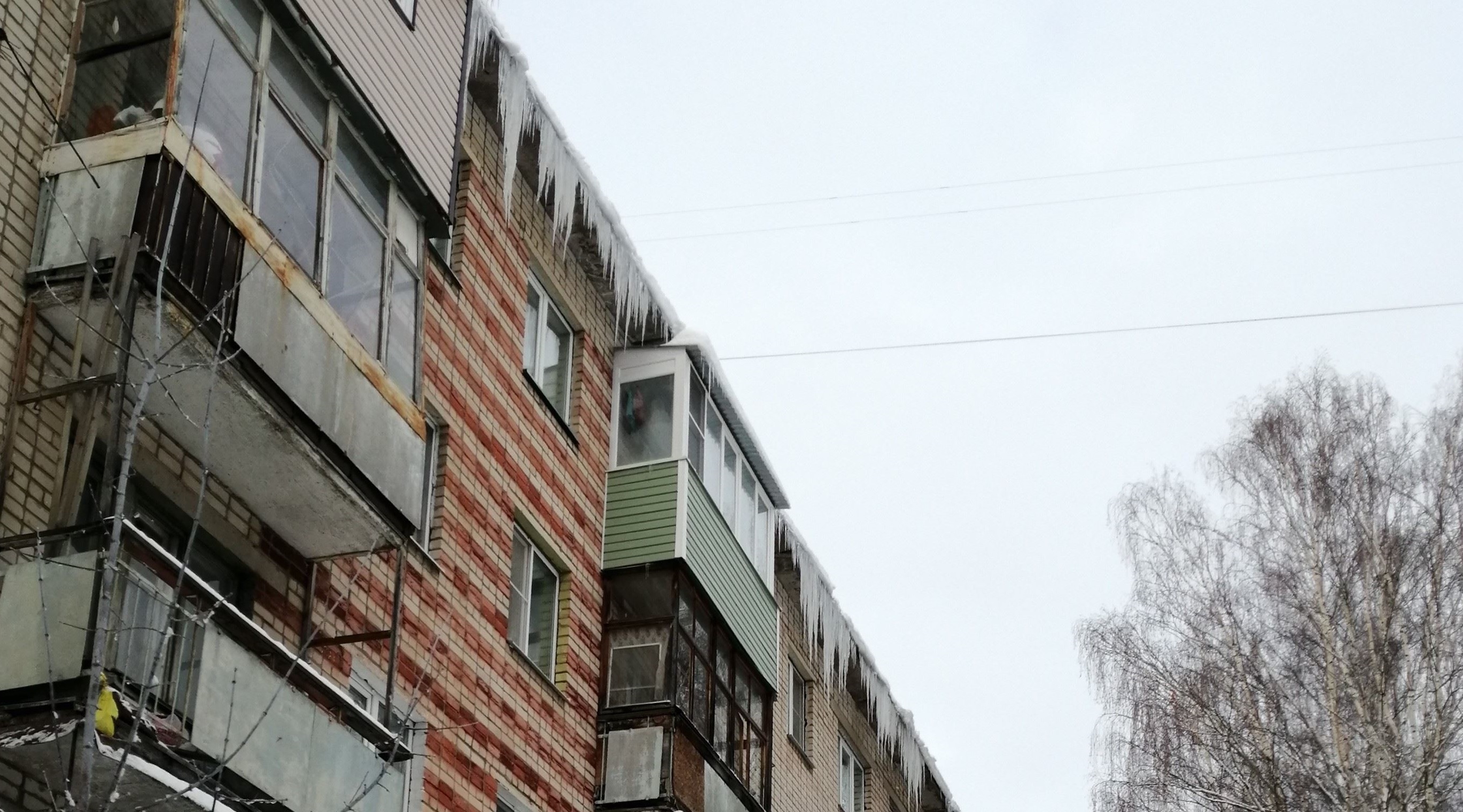 Муниципальные чиновники за неделю посмотрели на 100 крыш в Костроме