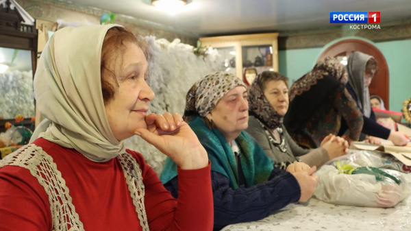 Волгореченские женщины шьют народные костюмы и помогают фронту