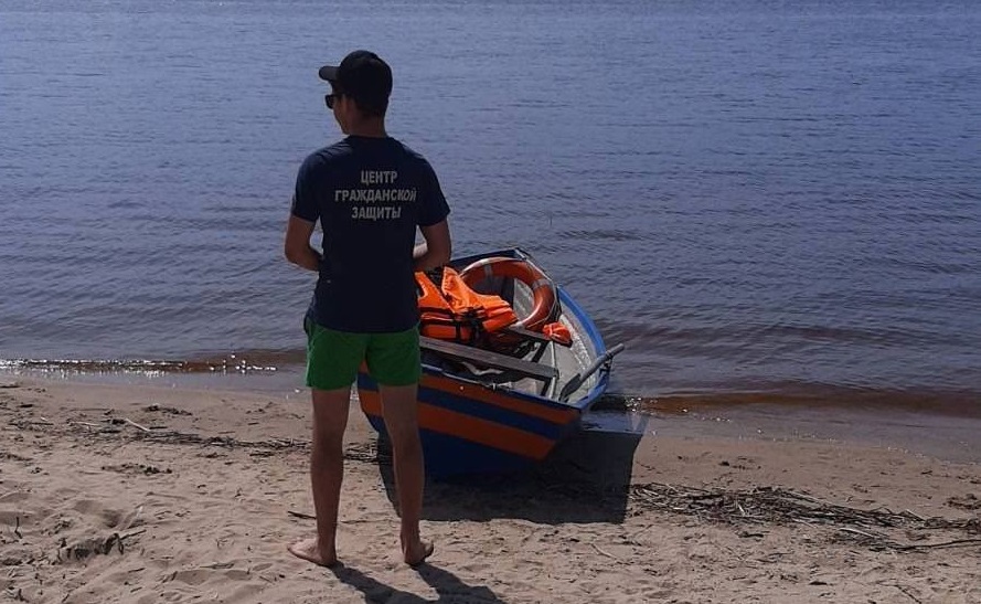 Спасатели приступили к дежурству на городских пляжах Костромы