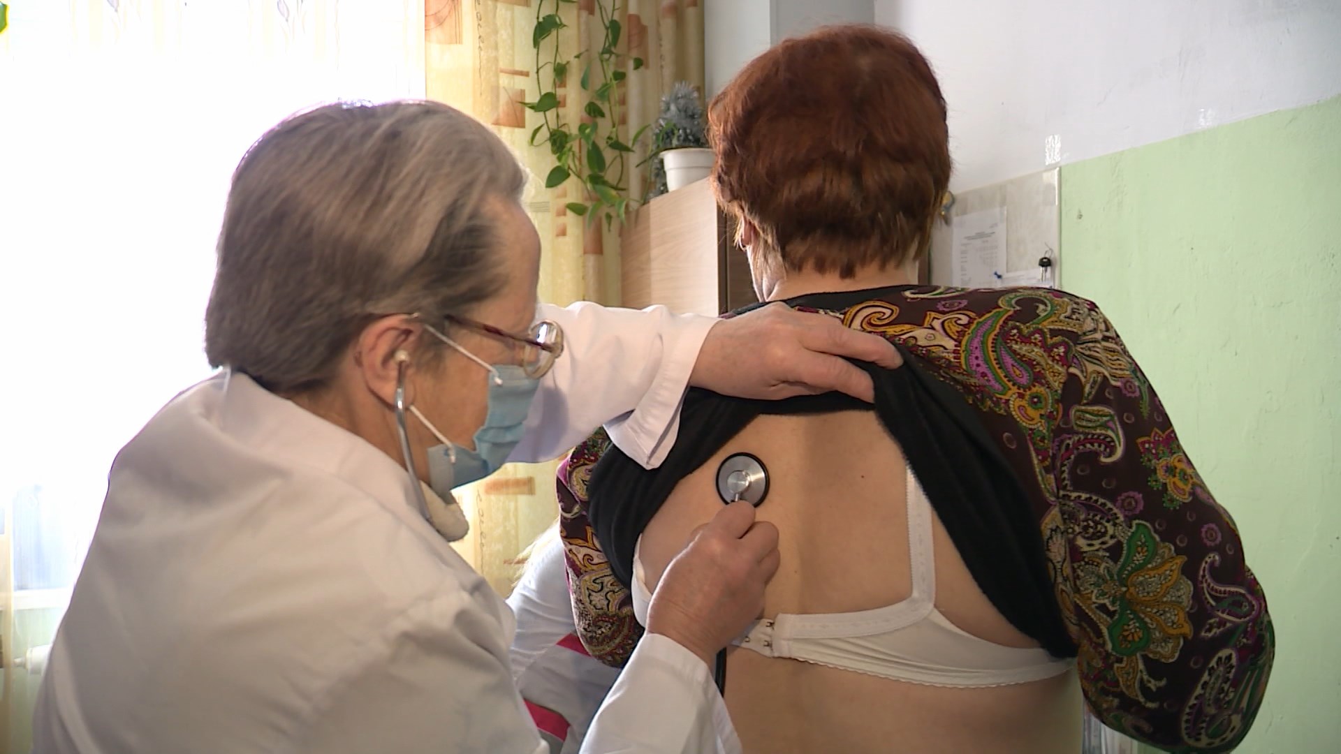 Жители костромской глубинки получили консультацию узкопрофильных врачей