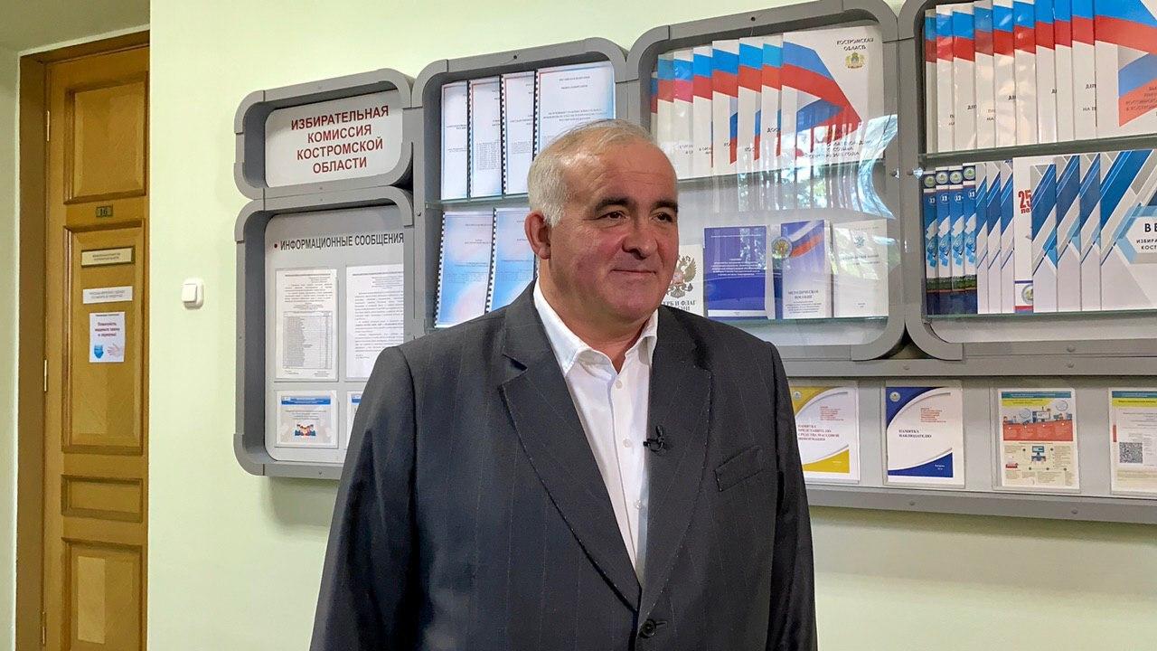 Губернатор  Сергей Ситников подал документы в избирком