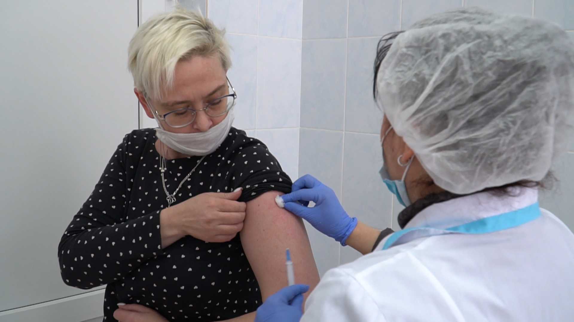 Депздрав проанонсировал «внеочередную» вакцинацию костромичей от COVID-19