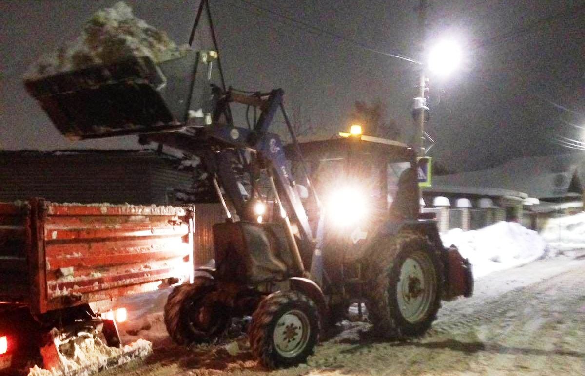 Бороться со снегом на костромских дорогах вышли более 300 машин