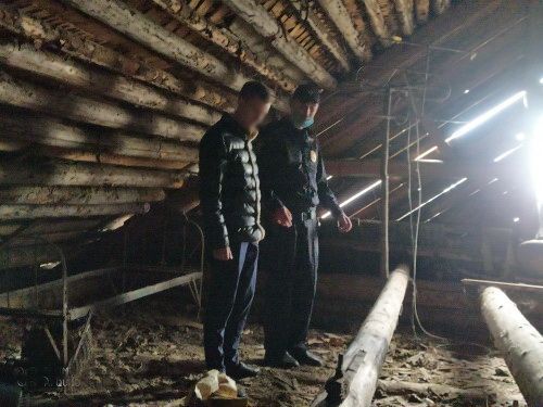 Житель Костромской области развел костер на чердаке своего дома