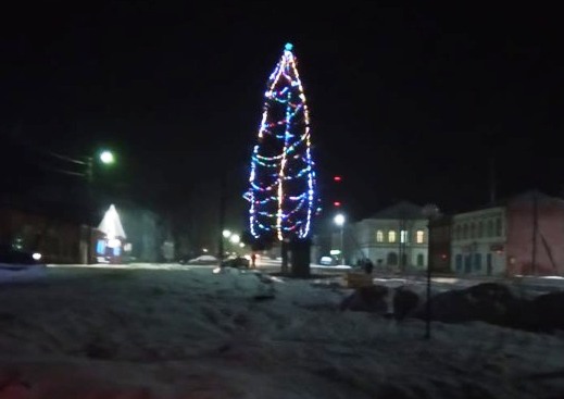 Райцентры Костромской области «меряются» новогодними ёлками