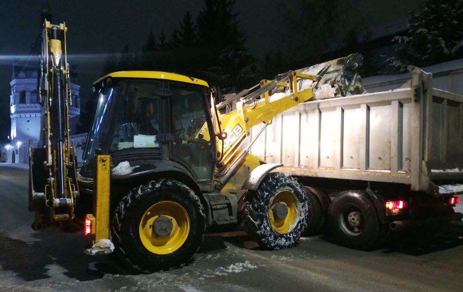 За ночь с костромских улиц вывезли более 3 тысяч кубометров снега