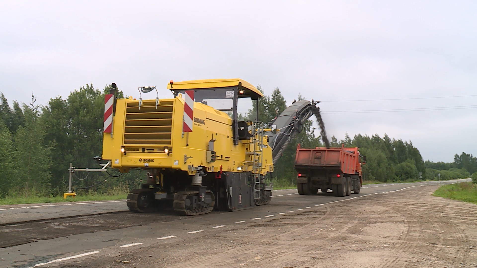 Ураган внес коррективы в ремонт костромской дороги Елизарово-Кологрив