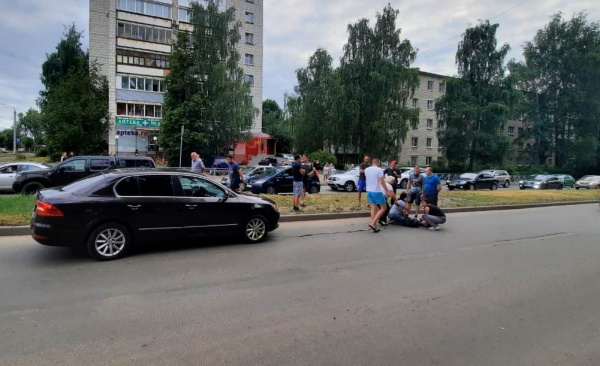 Иномарка сбила 10-летнего мальчика на пешеходном переходе в Костроме