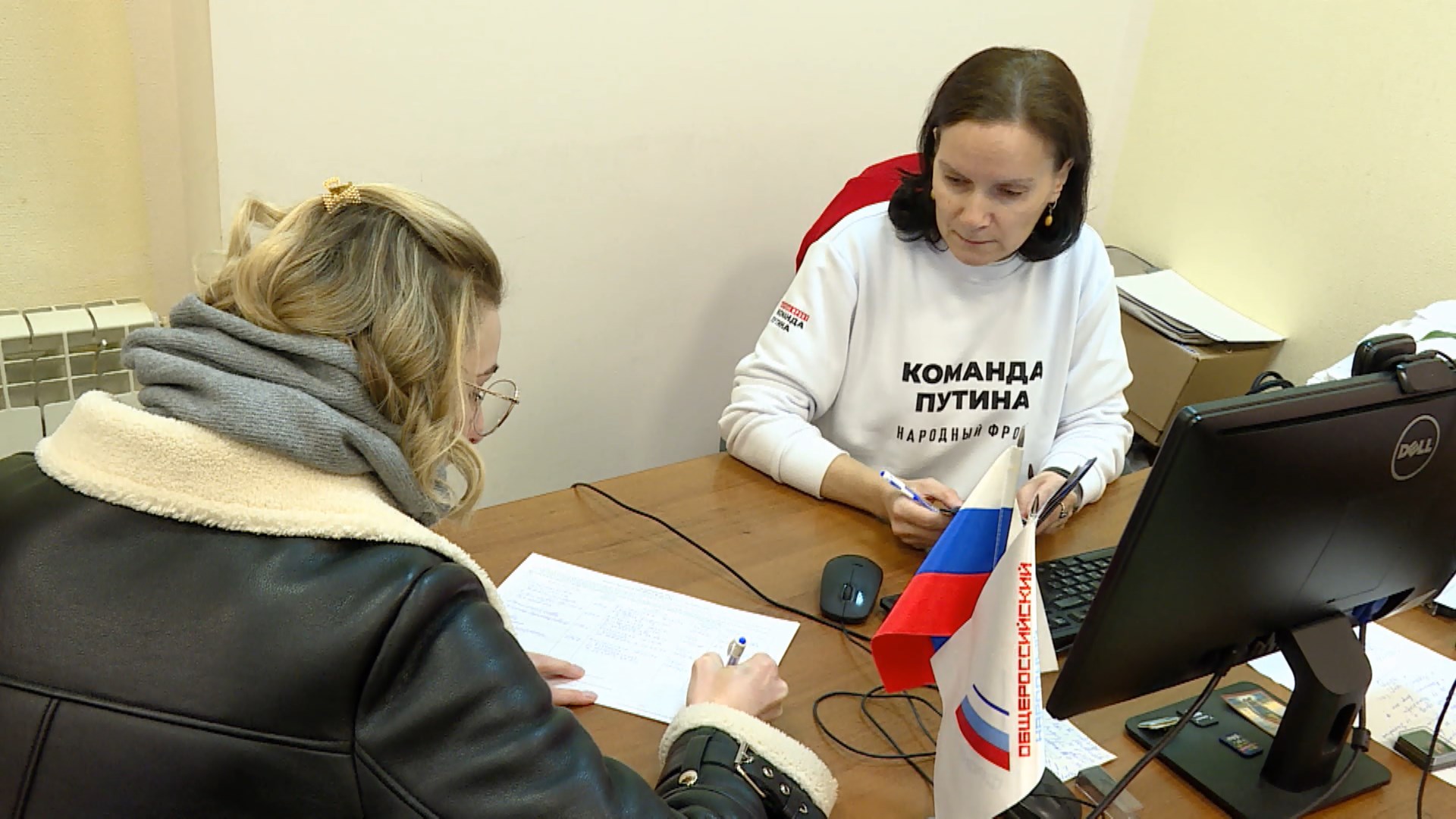В Костроме сбор подписей в поддержку Владимира Путина продолжается без выходных