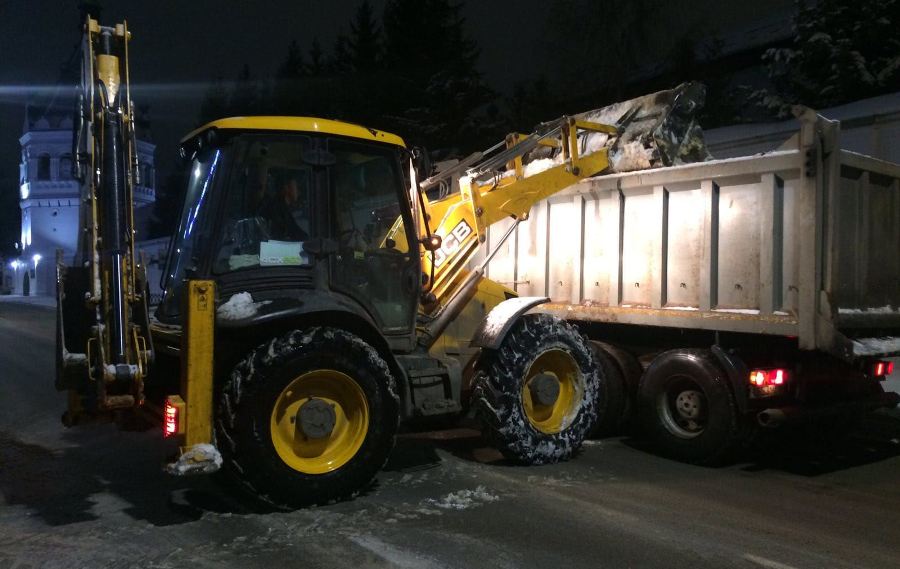 Почти пятьсот «КамАЗов» снега вывезли за ночь с улиц Костромы
