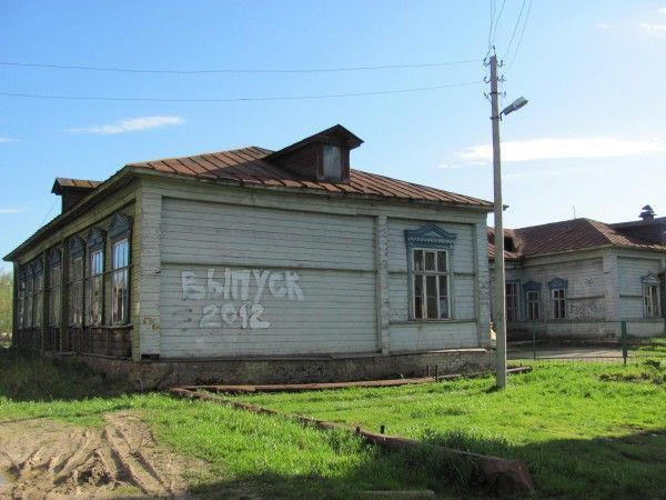 Судебные приставы настояли на сносе здания школы в Костромской области