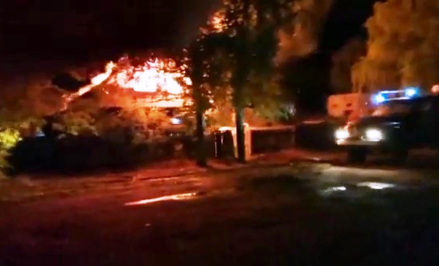 Два человека погибли на пожаре в Костромской области