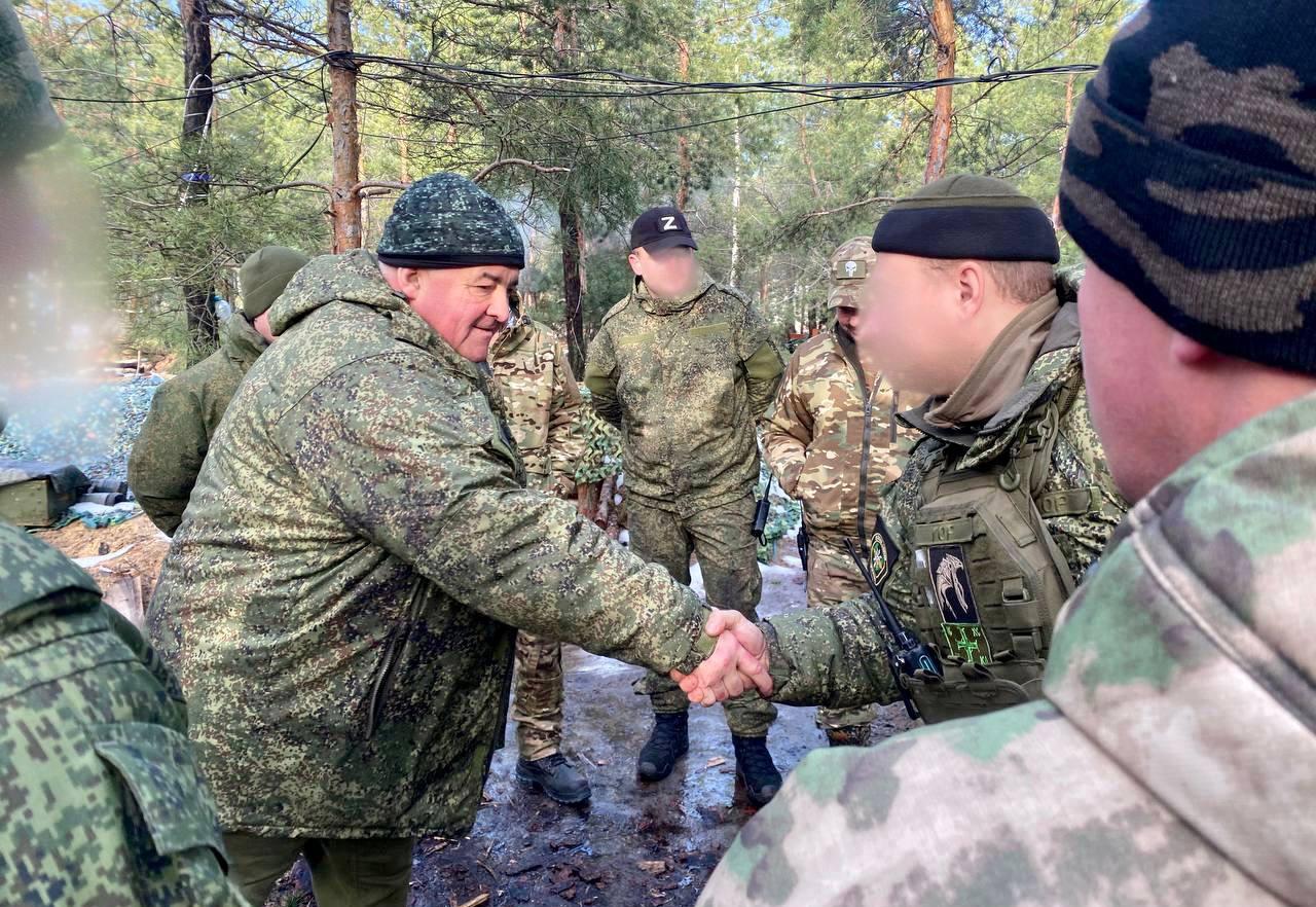В зоне спецоперации Сергей Ситников встретился с бойцами костромского 348 полка