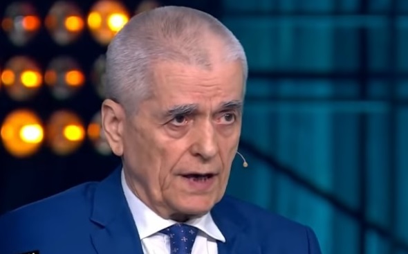 Решение костромского губернатора открыть парикмахерские одобрил Онищенко