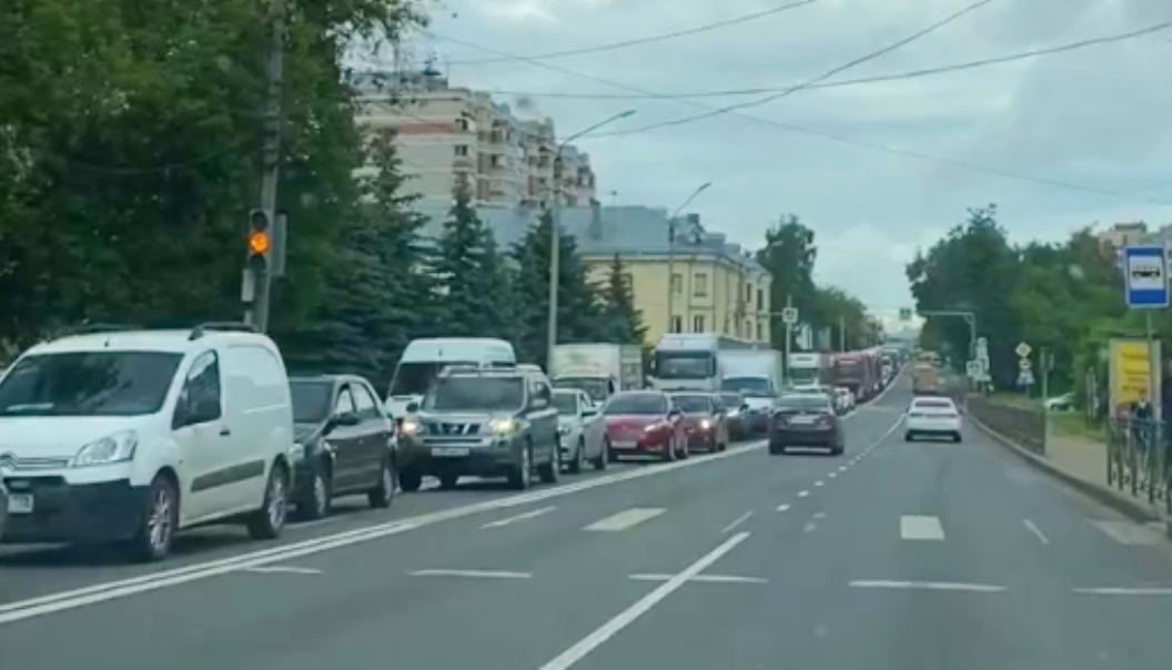 Дороги в Костроме «побагровели» от субботних пробок