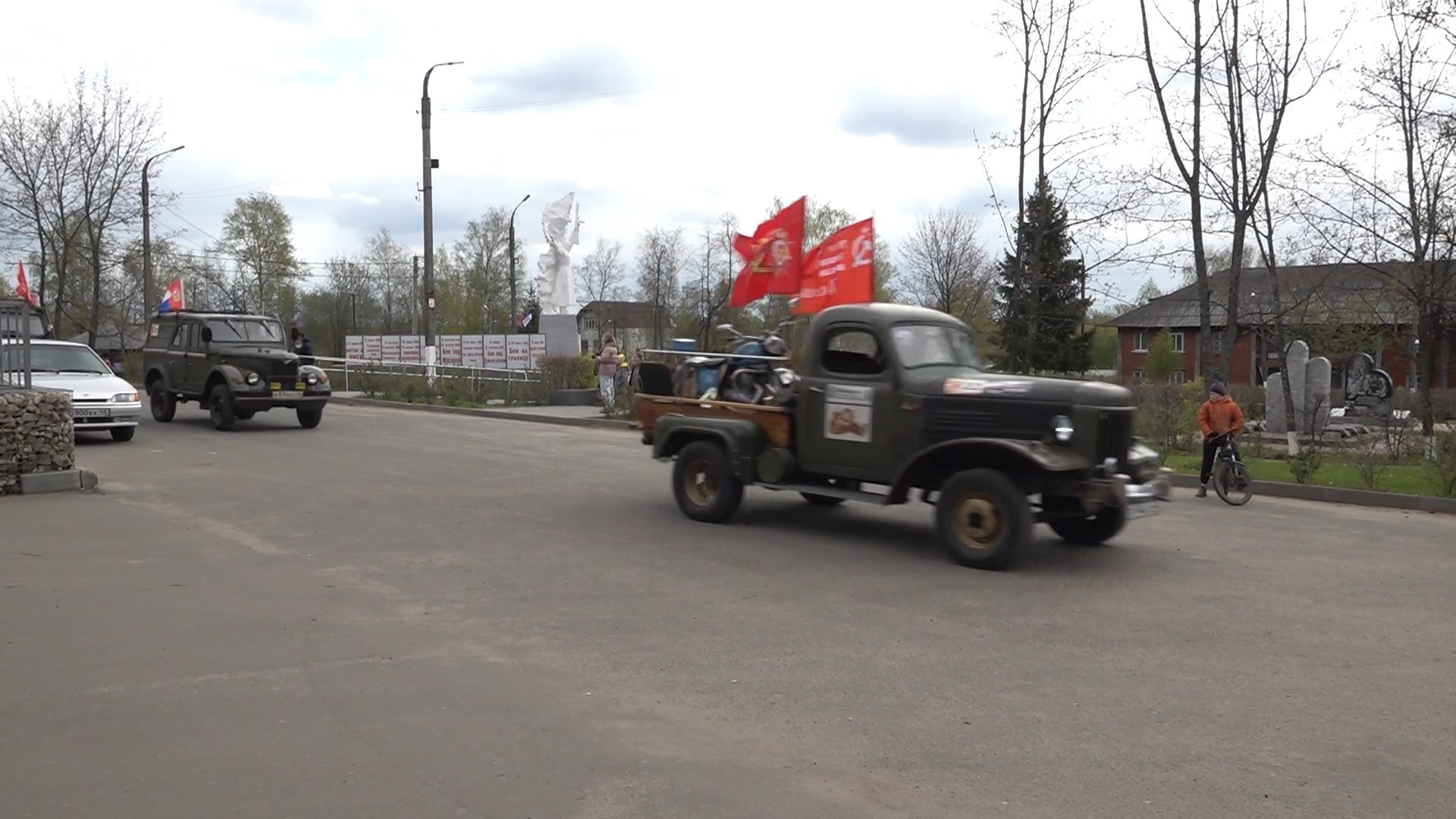 На северо-востоке Костромской области в честь Дня Победы прошел автопарад