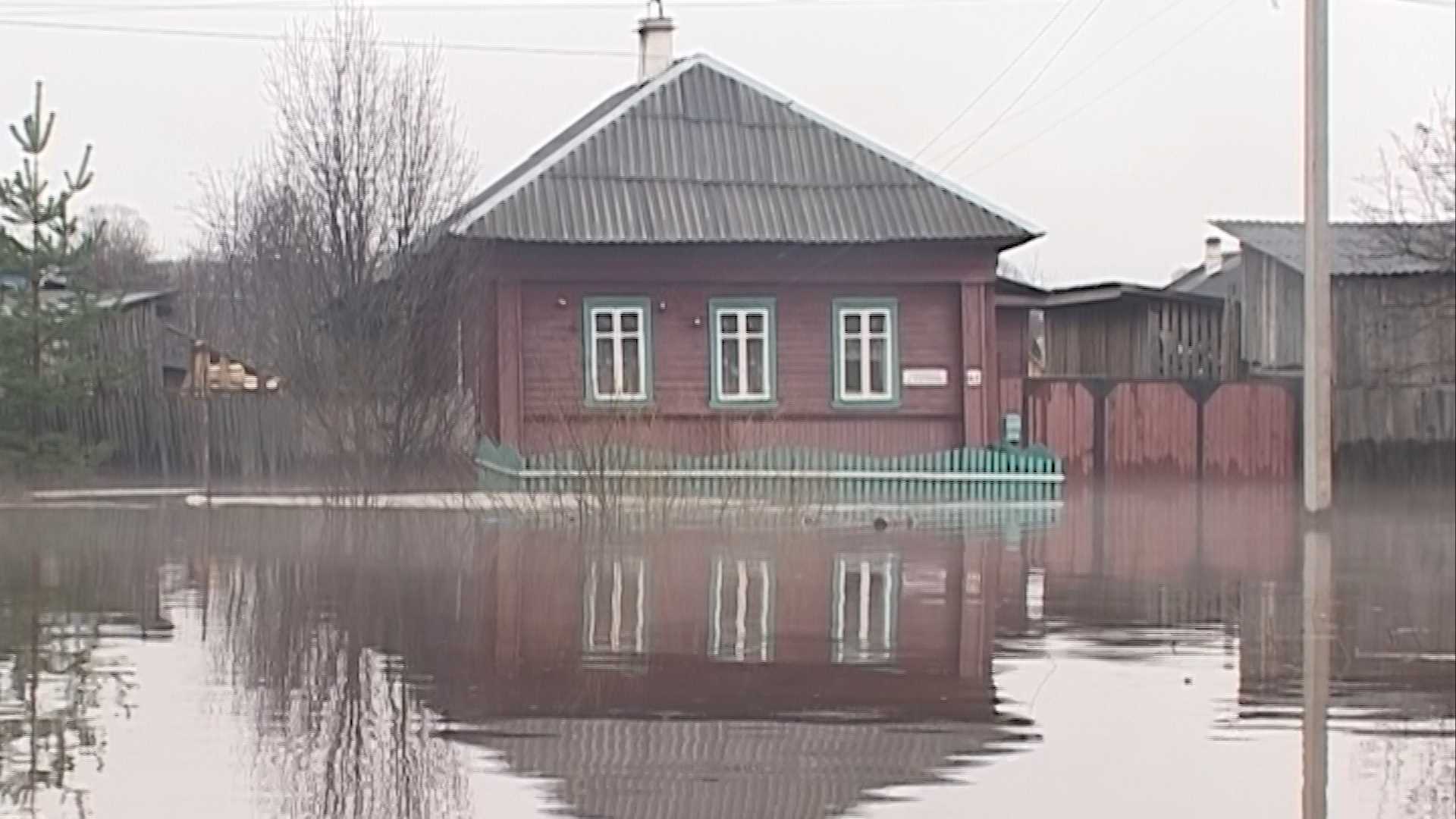 Костромская река Шокшанка вышла из берегов и угрожает галичанам