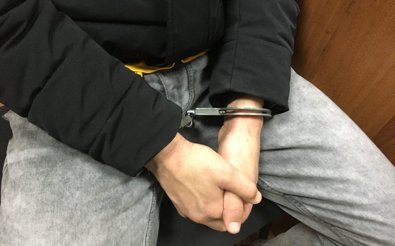 Полицейские задержали в Костроме дилера с крупной партией наркотиков