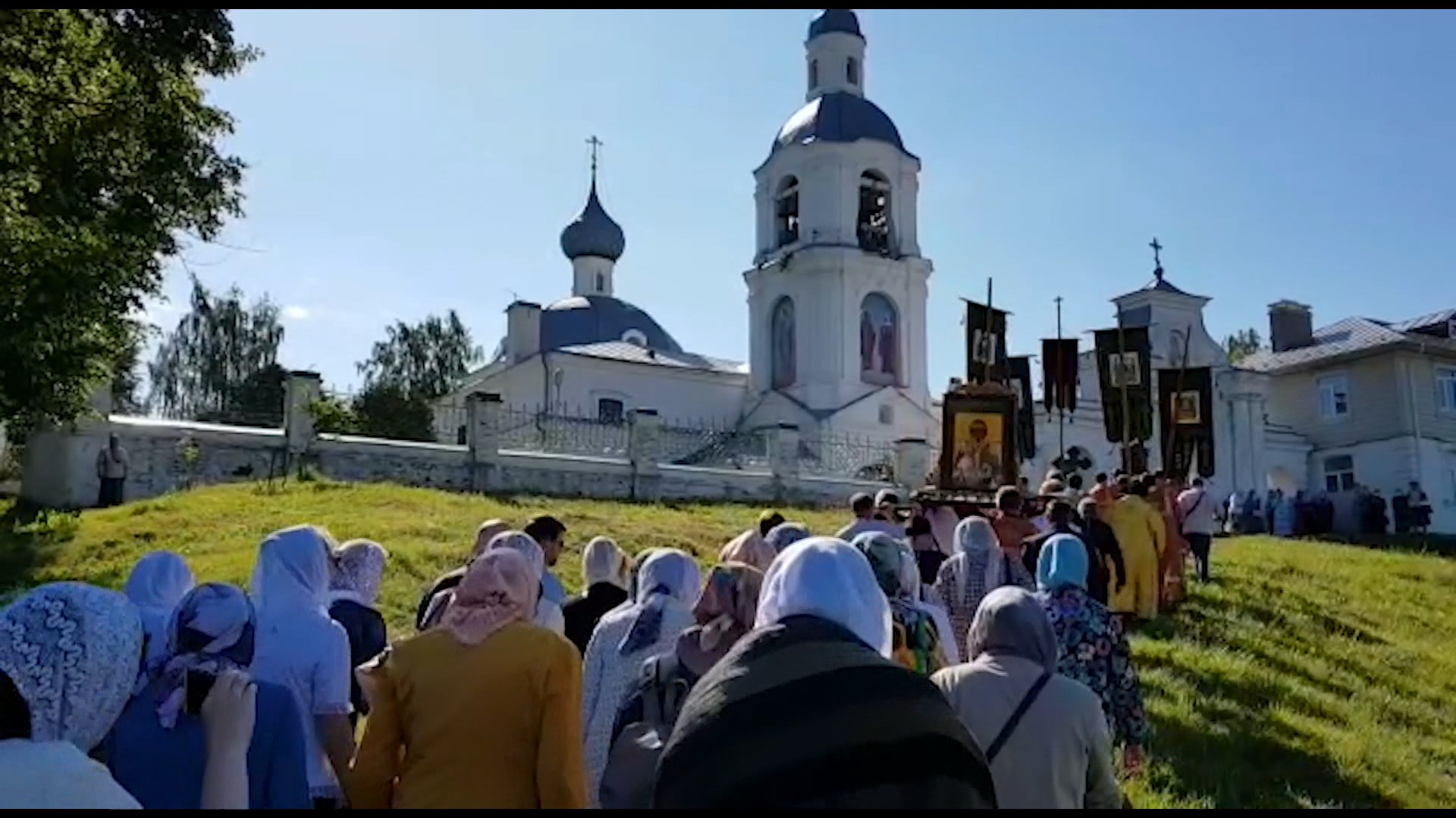 В честь престольного праздника Александро-Антониновского храма в Костроме прошел крестный ход